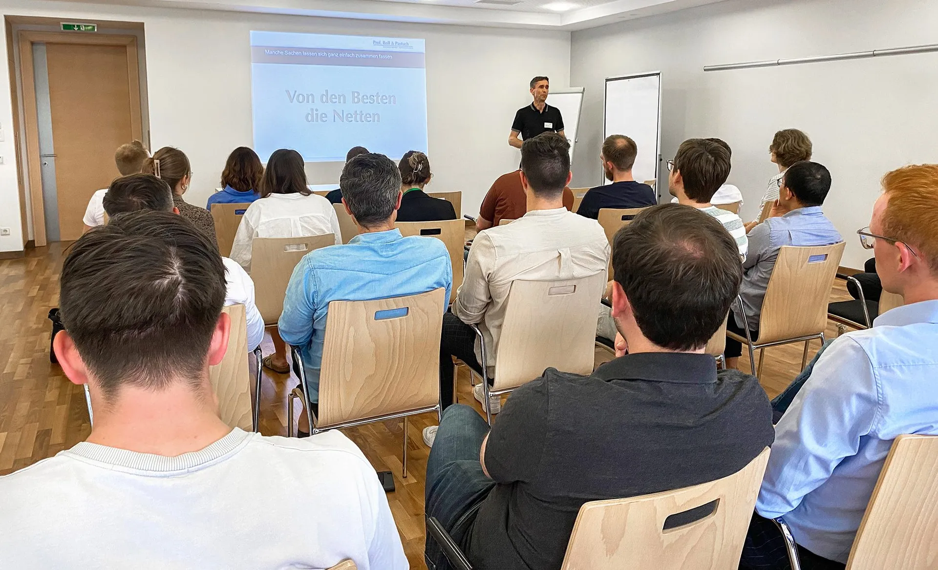 Prof. Roll & Pastuch-Mitarbeitende beim Teammeeting in Österreich