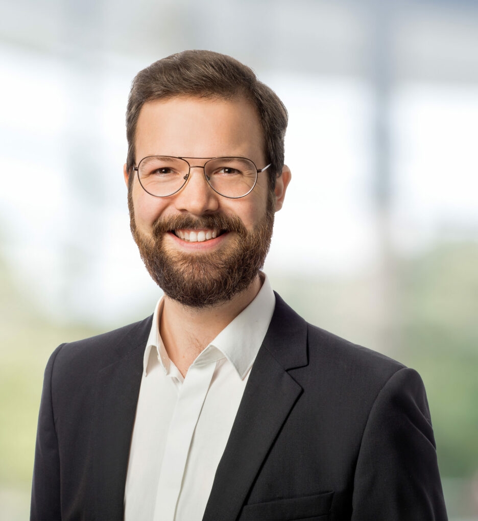 Sebastian von Burstin ist Assistent der Geschäftsführung von Roll & Pastuch