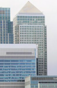 Banken regieren durch Zinsschwankungen. Roll & Pastuch berät sie sowohl in der Hochzins- als auch Niedrigzinsphase gerne!