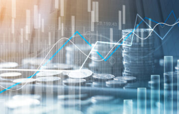 Geld und Liniendiagramme als Symbolbild zum Thema Pricing-Capabilities