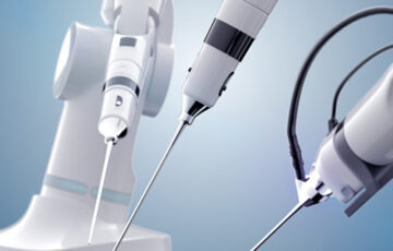 Medizinscher Roboter mit 3 Nadeln